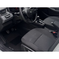 2021 Renault Clio 5 1.0 TCE Black and White € 10.000
