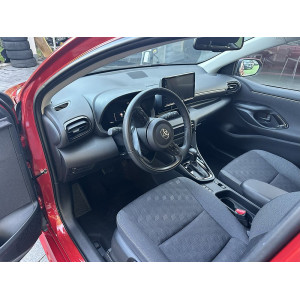 interni Toyota Yaris 1.5 Hybrid Trend 2025  1000 km