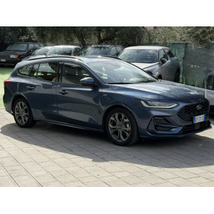 Ford Focus ST-Line con cambio Powershift e Maxi Screen display da 13.2"