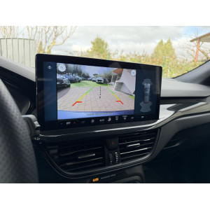 Ford Focus ST-Line con cambio Powershift e Maxi Screen display da 13.2"