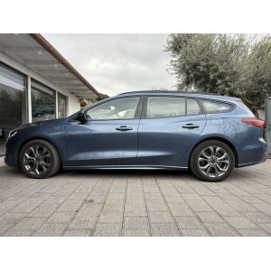 Ford Focus ST-Line con cambio automatico 2023  Maxi Screen da 13.2"