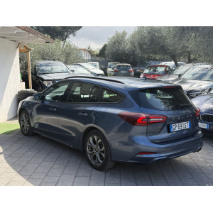 Ford Focus ST-Line con cambio automatico 2023  Maxi Screen da 13.2"