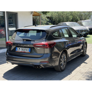 Ford Focus ST-Line con cambio automatico 2023  Maxi Screen da 13.2"