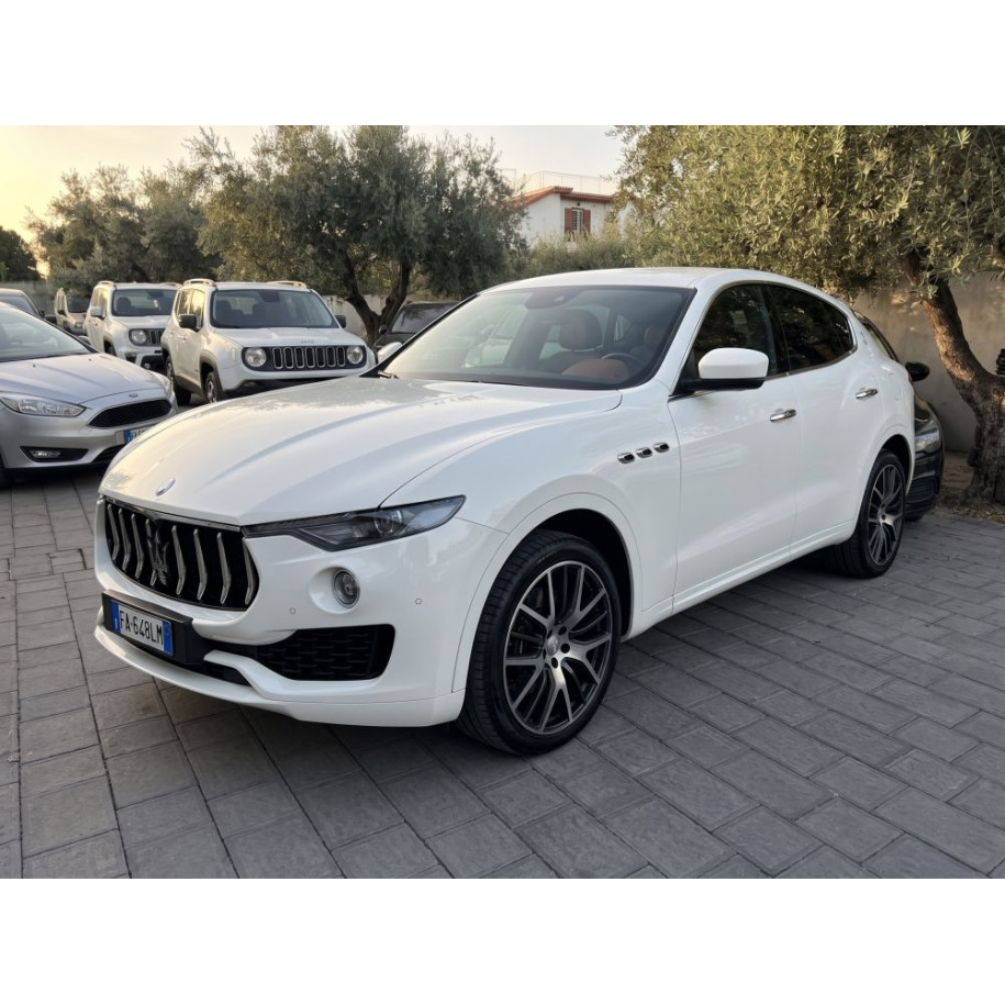 Maserati Levante 3.0 V6 275cv auto pack zegna incluso passaggio p.