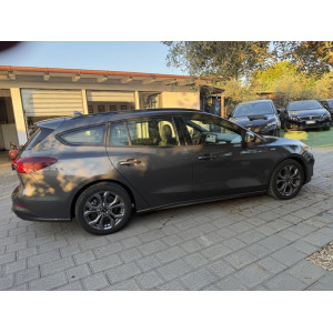 Ford Focus ST-Line con cambio automatico 2023  Maxi Screen da 13.2"