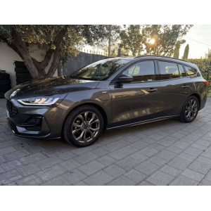 Ford Focus ST-Line con cambio automatico 2023  Maxi Screen da 13.2"