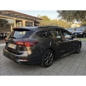 Ford Focus ST-Line con cambio automatico 2023  Maxi Screen da 13.2"